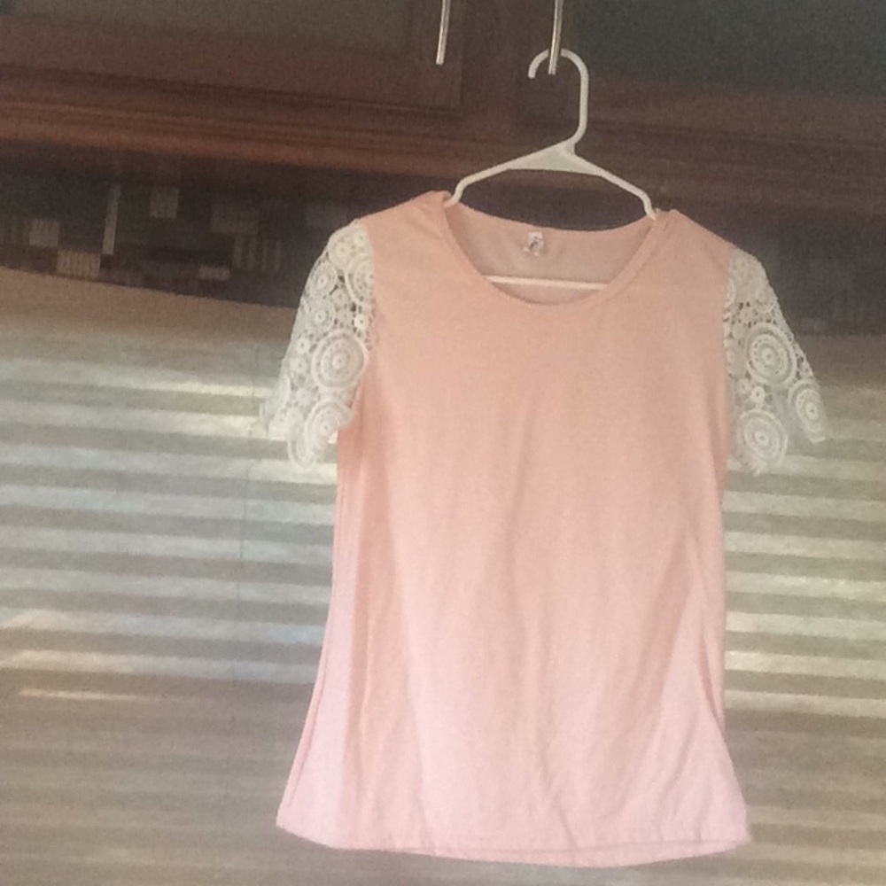 Lace sleeve T-shirt